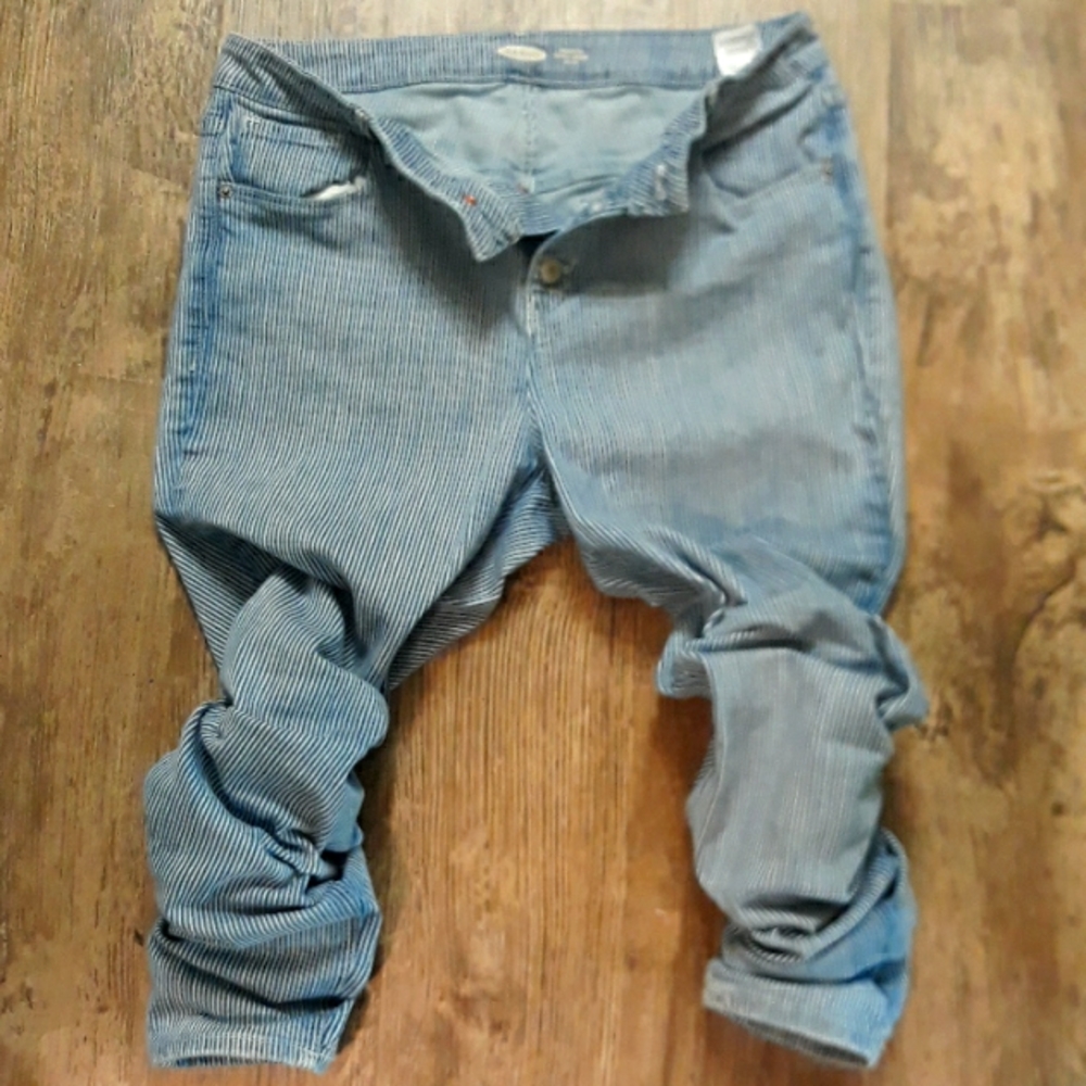 Sailor stripped old navy pants that are rockstar super skinny mid rise size 12